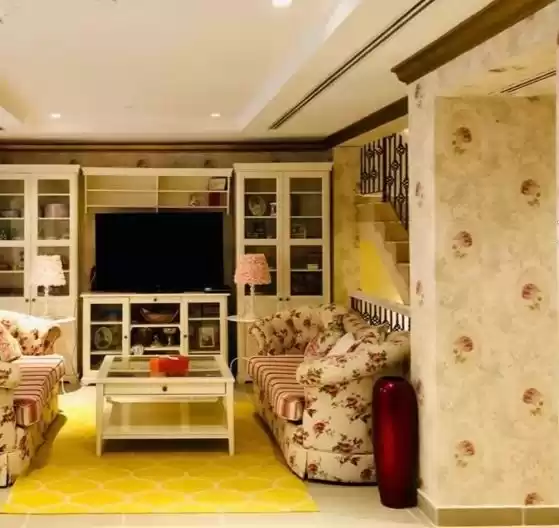 Жилой Готовая недвижимость 4 спальни Н/Ф Таунхаус  продается в Аль-Садд , Доха #9918 - 1  image 